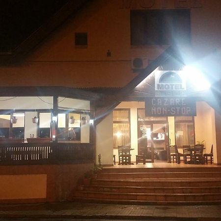 דבה Motel Restaurant Lowe מראה חיצוני תמונה
