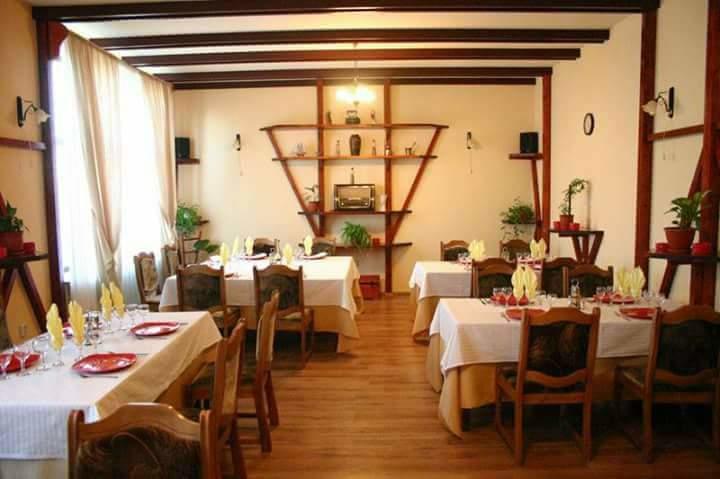 דבה Motel Restaurant Lowe מראה חיצוני תמונה