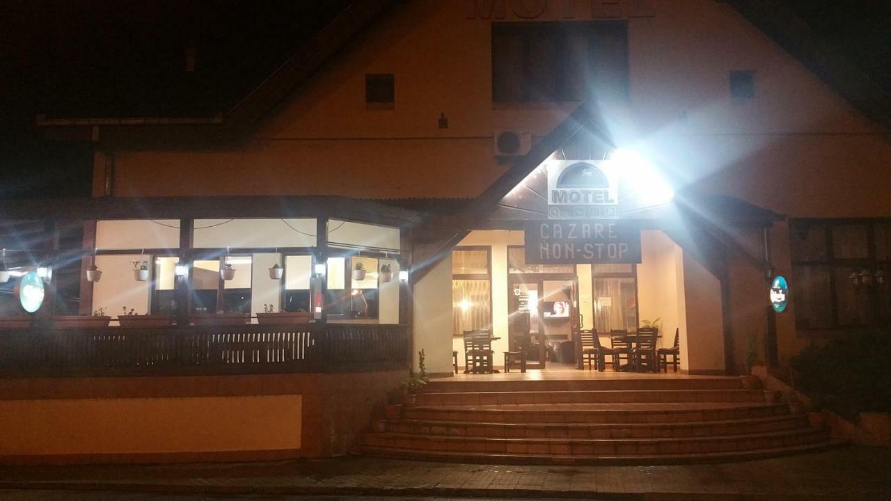 דבה Motel Restaurant Lowe מראה חיצוני תמונה