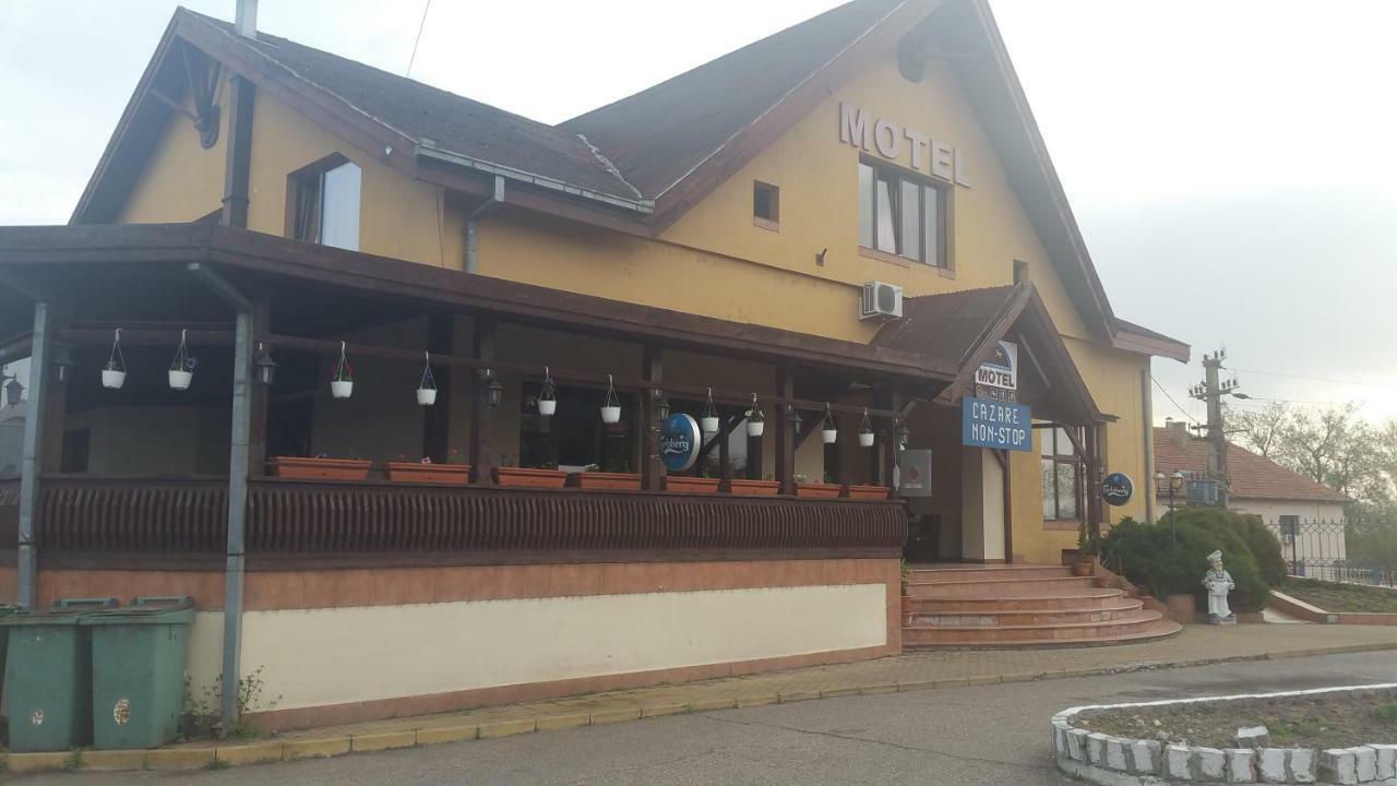 דבה Motel Restaurant Lowe מראה חיצוני תמונה