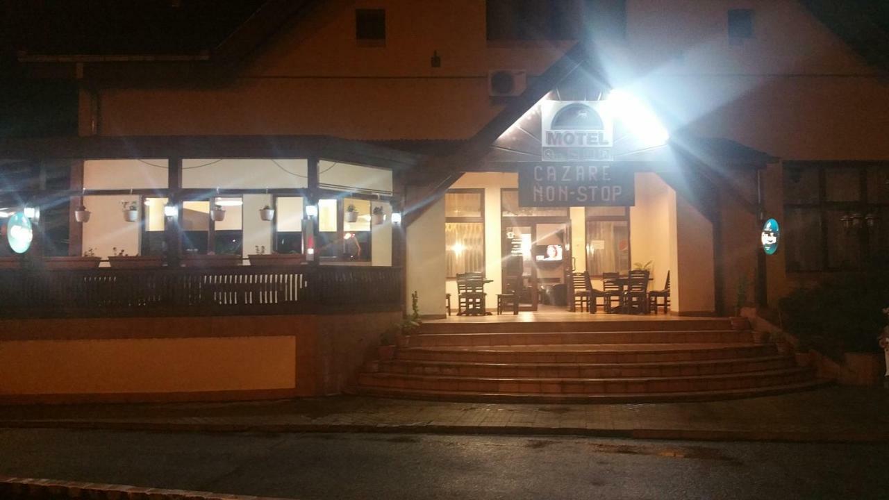 דבה Motel Restaurant Lowe מראה חיצוני תמונה