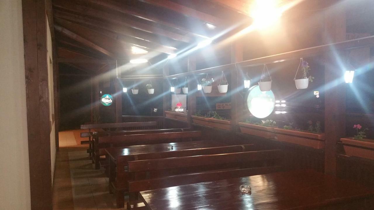 דבה Motel Restaurant Lowe מראה חיצוני תמונה
