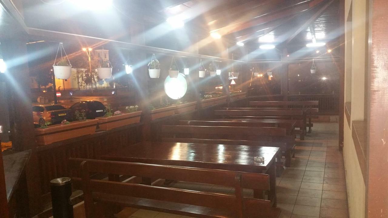 דבה Motel Restaurant Lowe מראה חיצוני תמונה