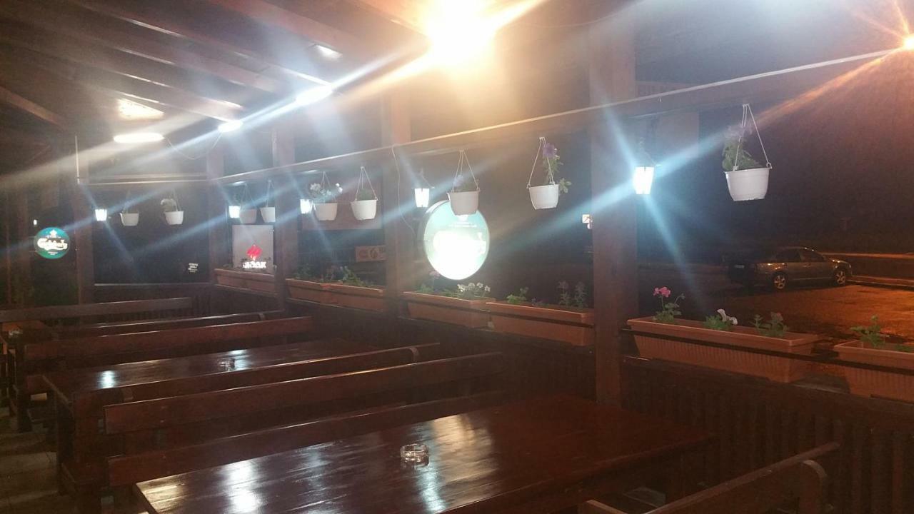 דבה Motel Restaurant Lowe מראה חיצוני תמונה