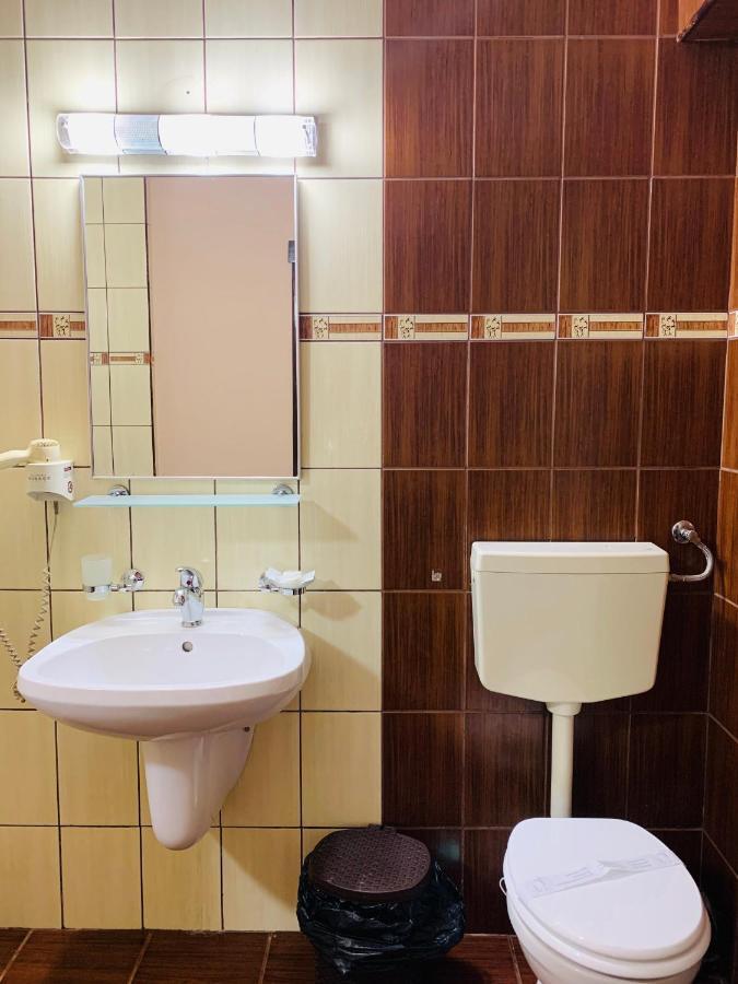 דבה Motel Restaurant Lowe מראה חיצוני תמונה